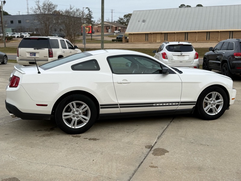 Ford Mustang V6 Coupe 2012
