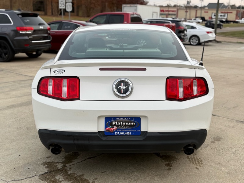 Ford Mustang V6 Coupe 2012