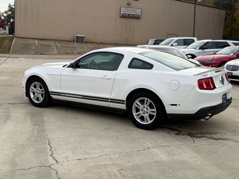 Ford Mustang V6 Coupe 2012