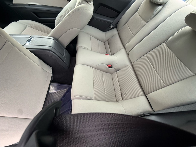 Ford Mustang V6 Coupe 2012