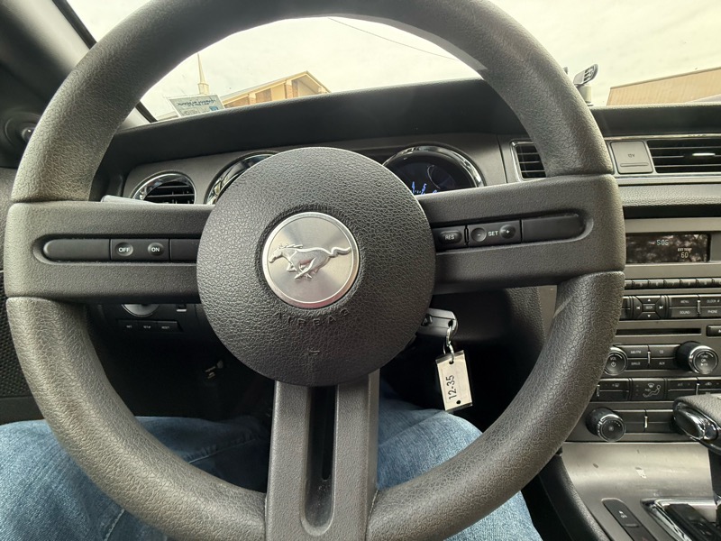 Ford Mustang V6 Coupe 2012