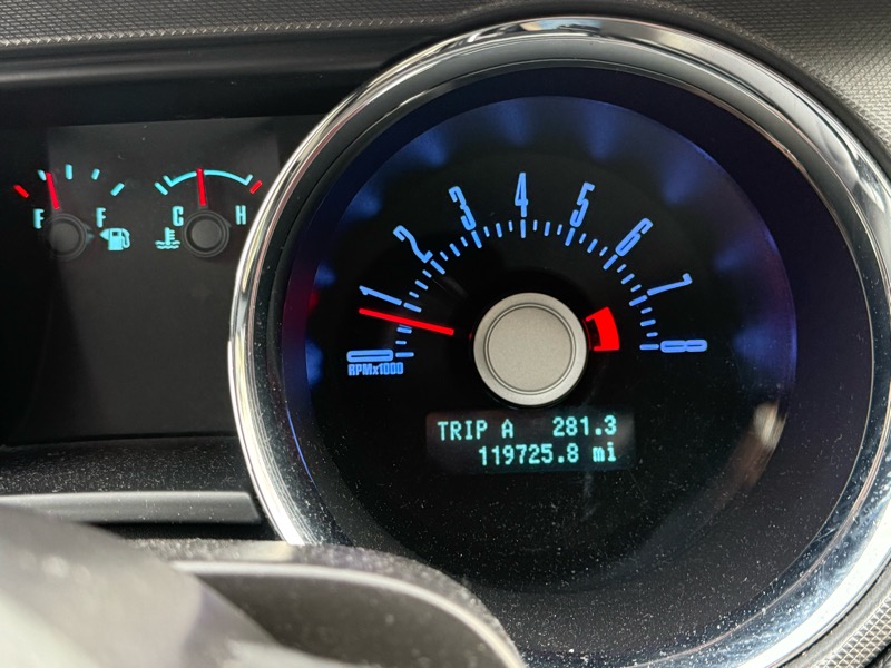 Ford Mustang V6 Coupe 2012