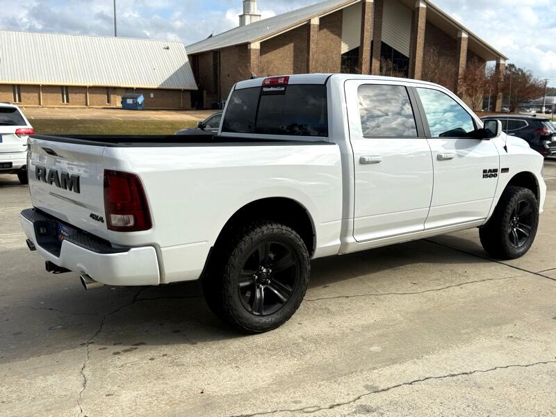 RAM 1500 4WD Crew Cab 140.5" Night 2017