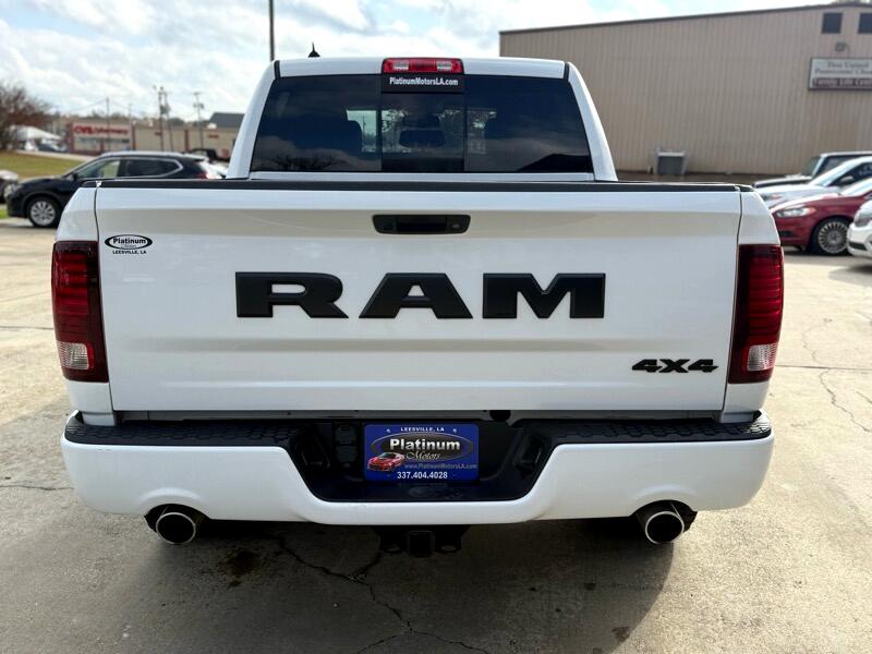 RAM 1500 4WD Crew Cab 140.5" Night 2017