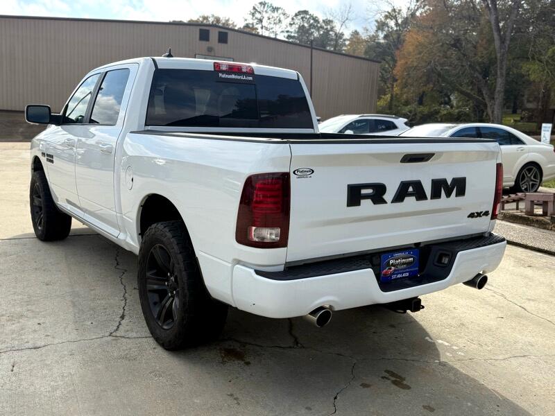 RAM 1500 4WD Crew Cab 140.5" Night 2017