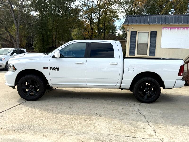 RAM 1500 4WD Crew Cab 140.5" Night 2017