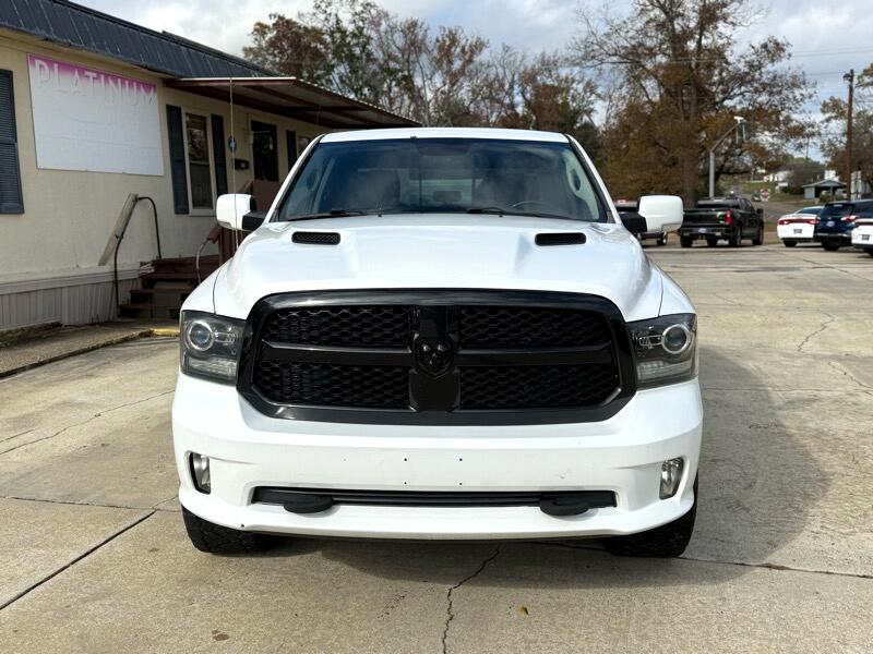 RAM 1500 4WD Crew Cab 140.5" Night 2017