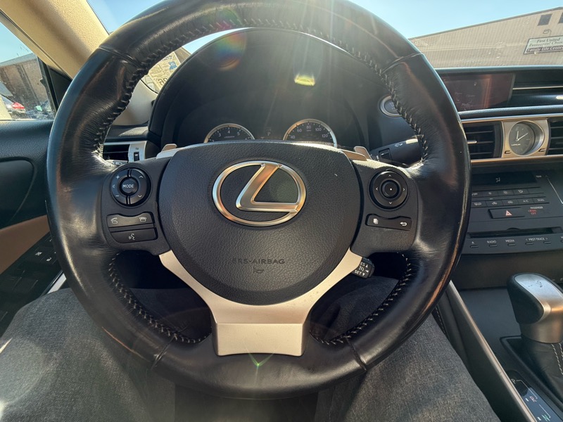 Lexus IS 200t 2016