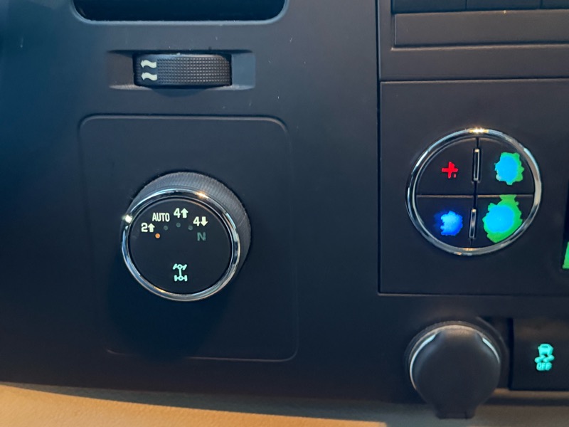 Chevrolet Silverado 1500 1LT Crew Cab 4WD 2013