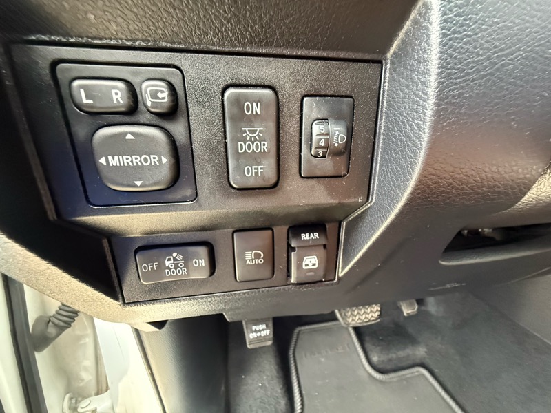 Toyota Tundra 1794 Edition Crew Max 4WD 5.7L V8 2018