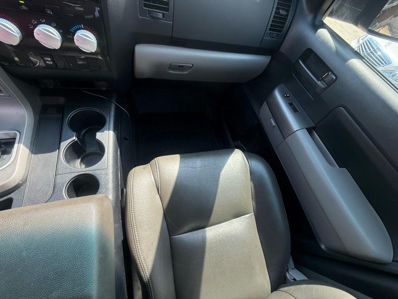 Toyota Tundra Tundra-Grade 4.6L Double Cab Long Bed 2WD 2012