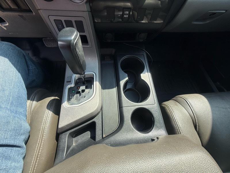 Toyota Tundra Tundra-Grade 4.6L Double Cab Long Bed 2WD 2012