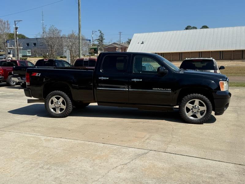 GMC Sierra 2500HD Denali Crew Cab 4WD 2014