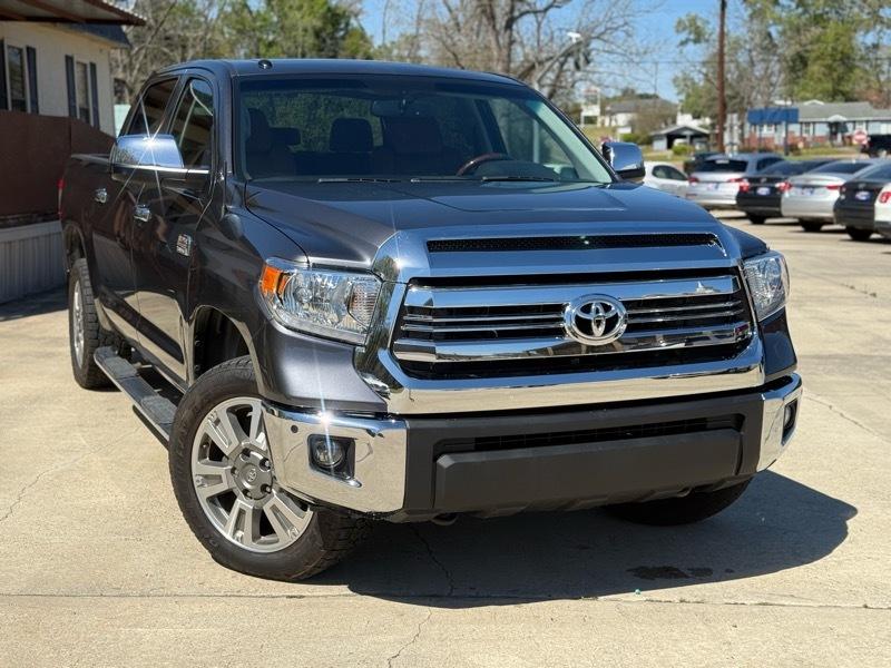 Toyota Tundra 1794 Edition CrewMax 4WD 5.7L FFV 2017