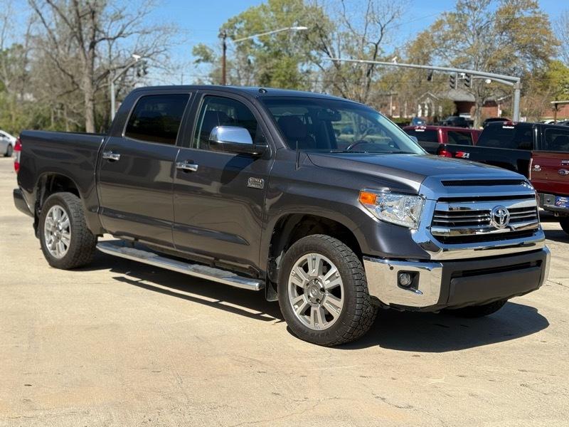 Toyota Tundra 1794 Edition CrewMax 4WD 5.7L FFV 2017