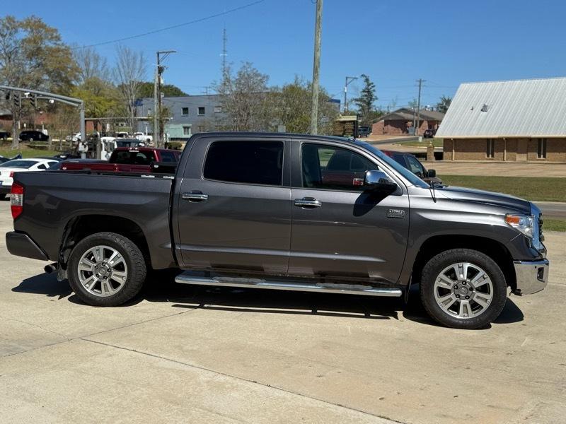 Toyota Tundra 1794 Edition CrewMax 4WD 5.7L FFV 2017