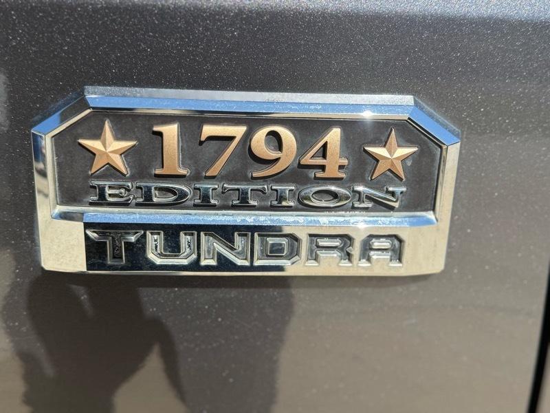 Toyota Tundra 1794 Edition CrewMax 4WD 5.7L FFV 2017