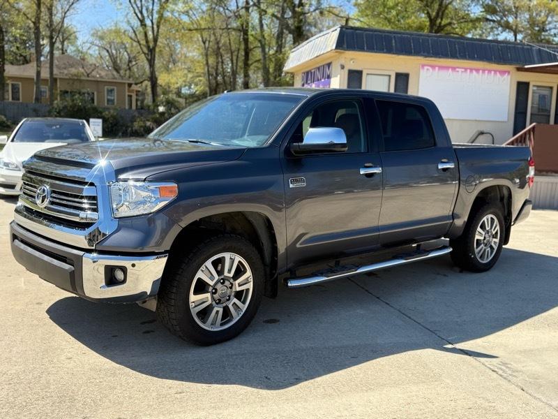Toyota Tundra 1794 Edition CrewMax 4WD 5.7L FFV 2017