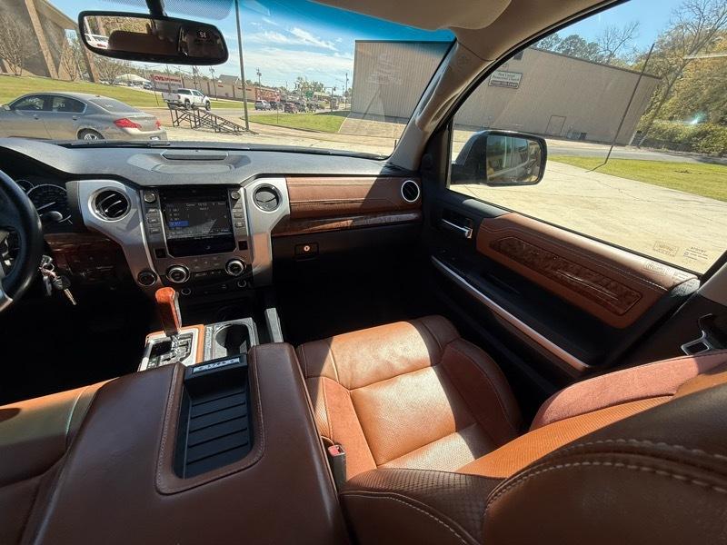 Toyota Tundra 1794 Edition CrewMax 4WD 5.7L FFV 2017