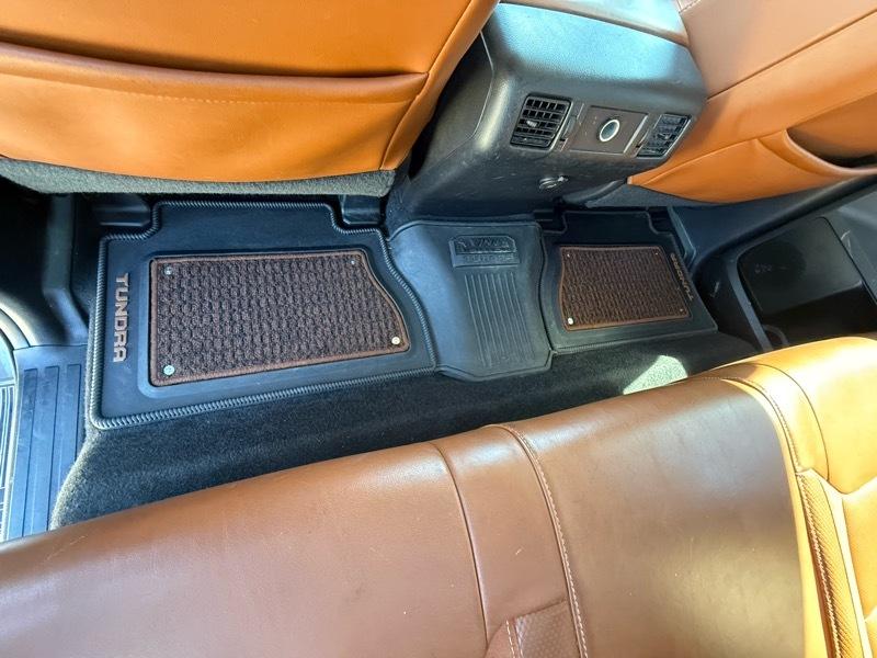 Toyota Tundra 1794 Edition CrewMax 4WD 5.7L FFV 2017