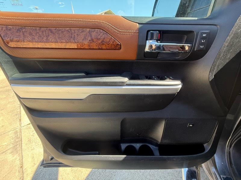 Toyota Tundra 1794 Edition CrewMax 4WD 5.7L FFV 2017