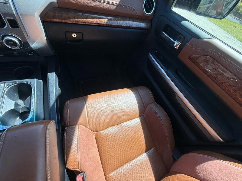 Toyota Tundra 1794 Edition CrewMax 4WD 5.7L FFV 2017