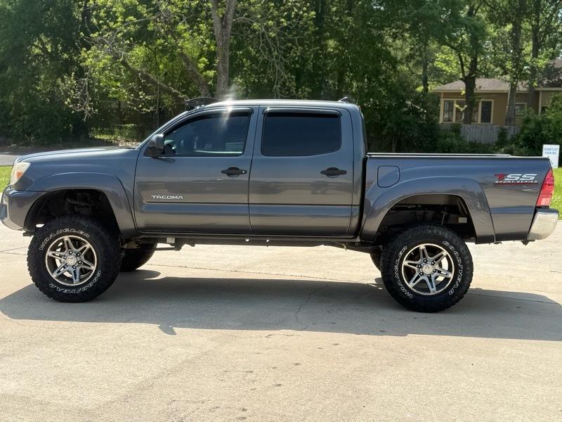 Toyota Tacoma PreRunner Double Cab V6 5AT 2WD 2014
