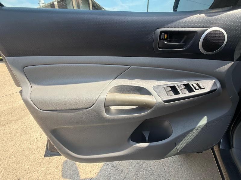 Toyota Tacoma PreRunner Double Cab V6 5AT 2WD 2014