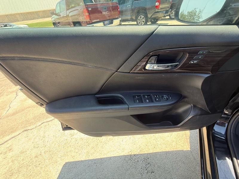 Honda Accord EX-L Sedan V6 CVT w/ Honda Sensing 6-Spd AT 2016