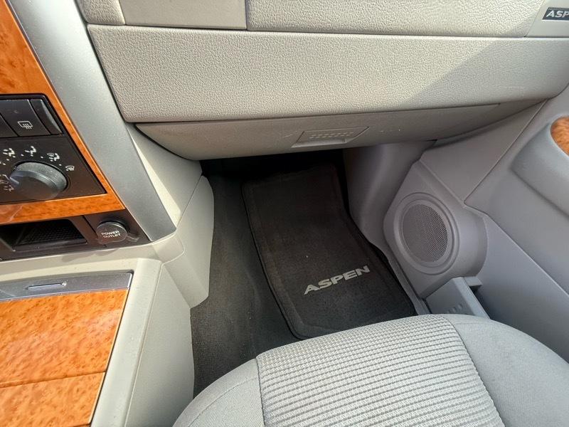 Chrysler Aspen Limited 2WD 2007