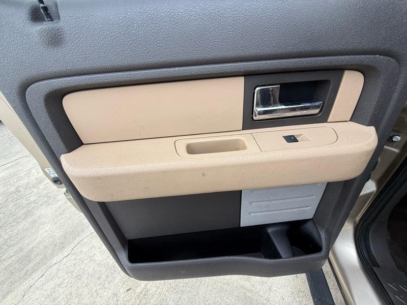 Ford F-150 2WD SuperCrew 145" XLT 2012