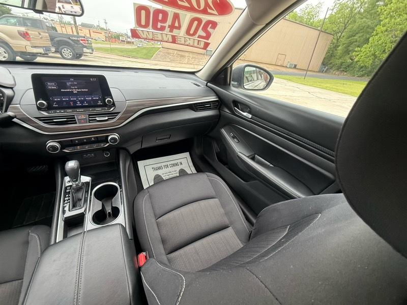 Nissan Altima 2.5 SV 2024