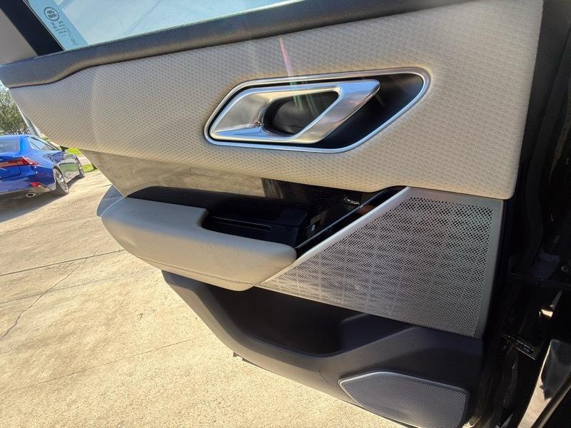 Land Rover Range Rover Velar R-Dynamic SE 2018