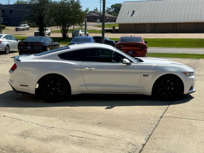 Ford Mustang GT Premium Coupe 2017