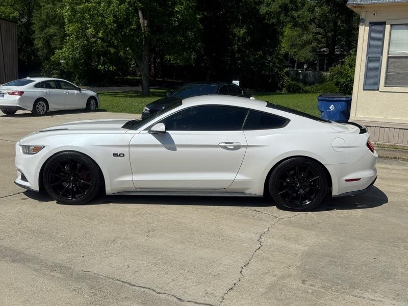 Ford Mustang GT Premium Coupe 2017