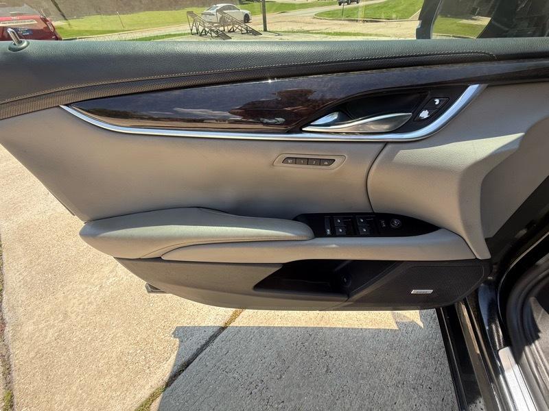 Cadillac XTS Luxury FWD 2016