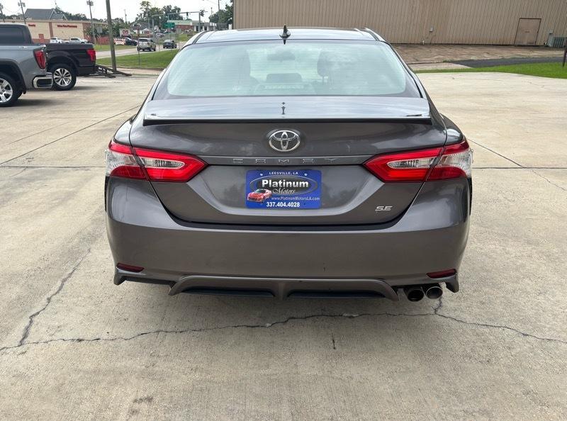Toyota Camry SE 2020