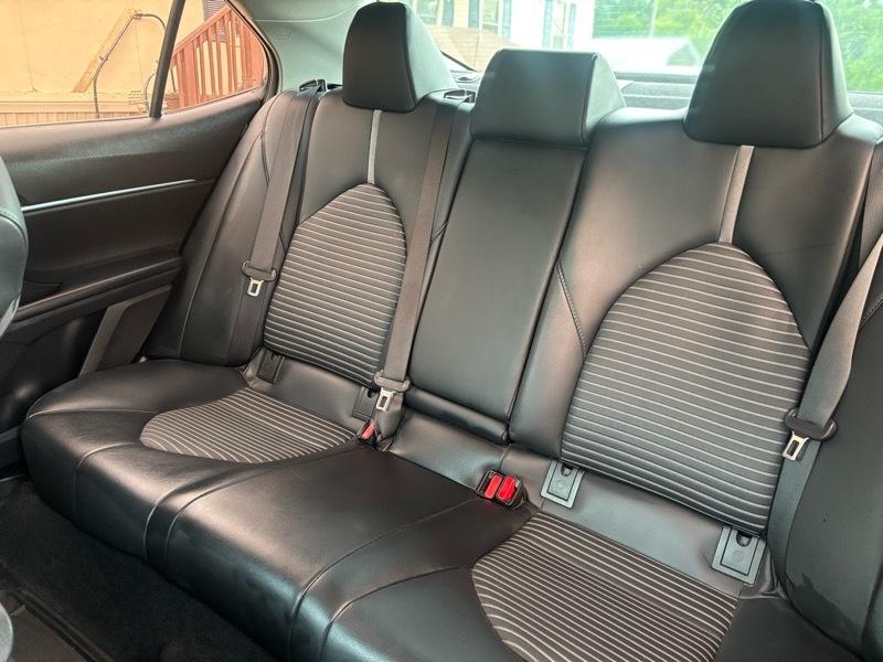 Toyota Camry SE 2020