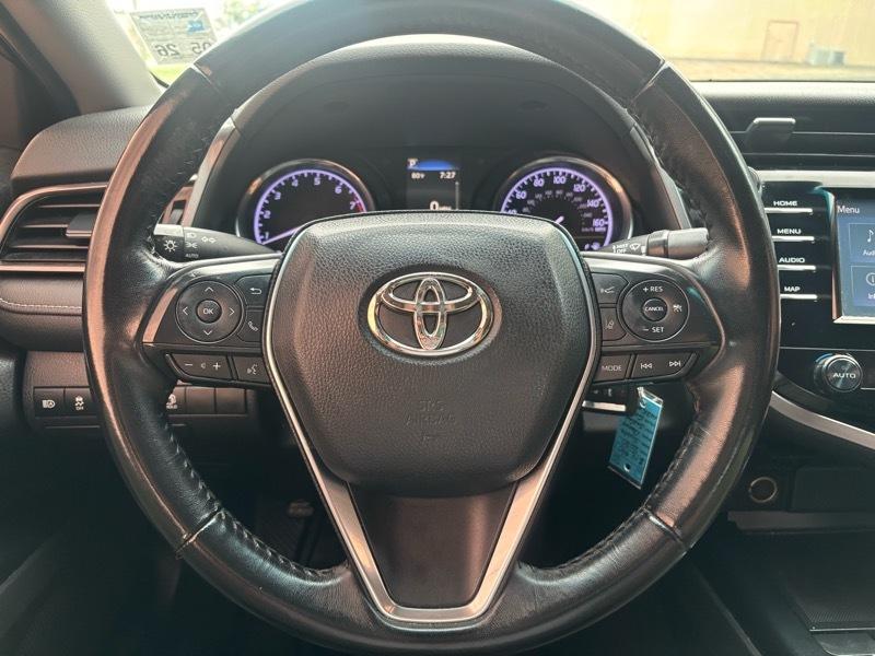Toyota Camry SE 2020