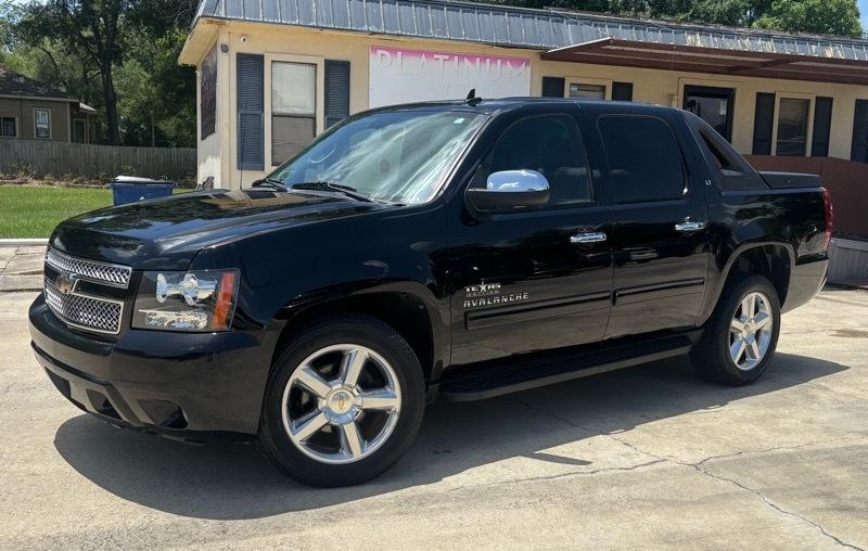 Chevrolet Avalanche LT 2WD 2010
