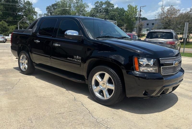 Chevrolet Avalanche LT 2WD 2010