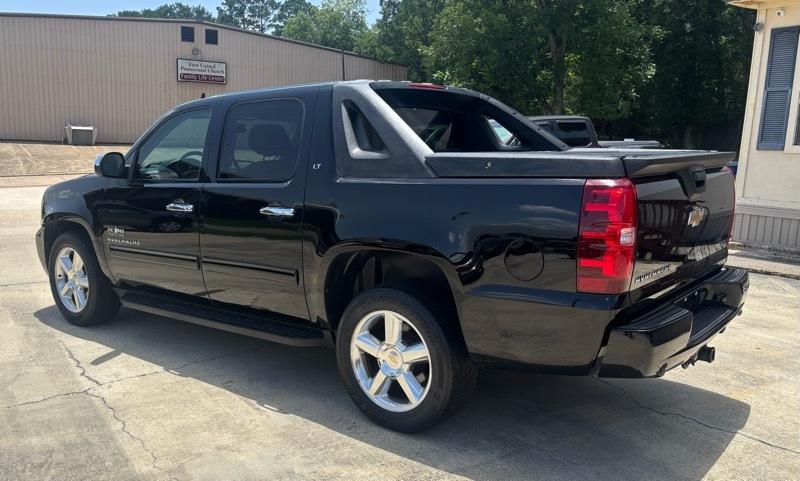 Chevrolet Avalanche LT 2WD 2010