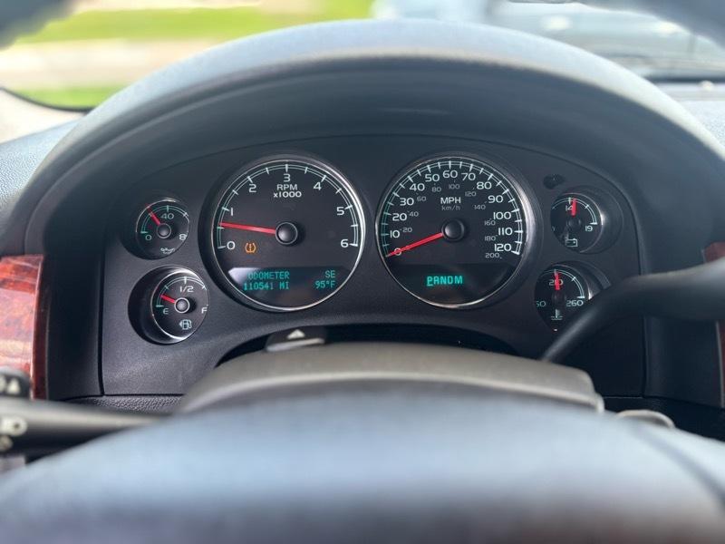 Chevrolet Avalanche LT 2WD 2010