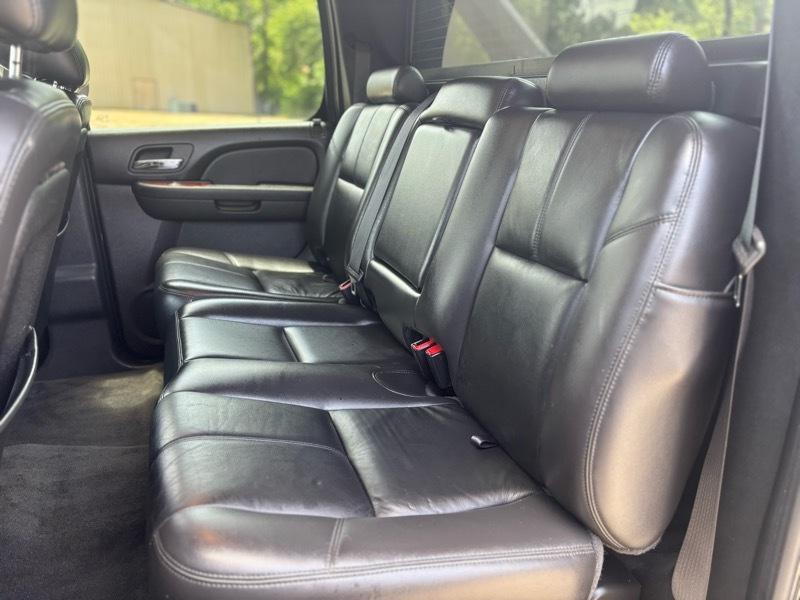 Chevrolet Avalanche LT 2WD 2010