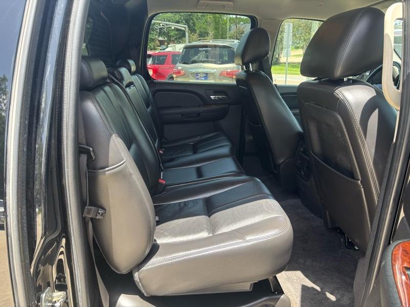 Chevrolet Avalanche LT 2WD 2010