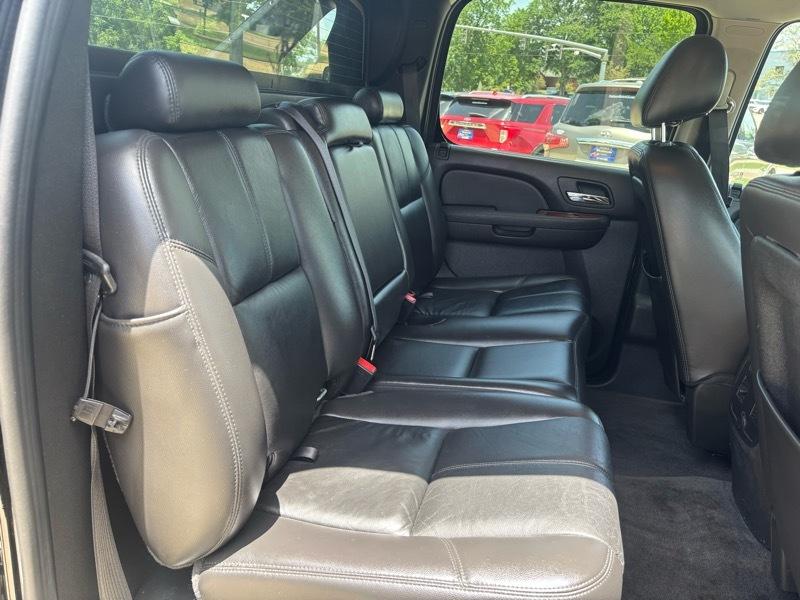 Chevrolet Avalanche LT 2WD 2010