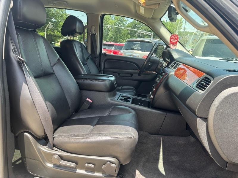 Chevrolet Avalanche LT 2WD 2010