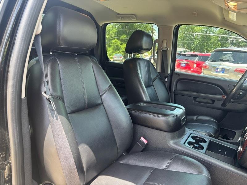 Chevrolet Avalanche LT 2WD 2010