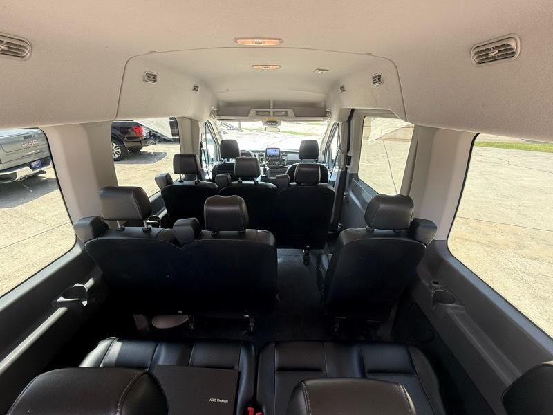 Ford Transit 350 Wagon Med. Roof XL w/Sliding Pass. 148-in. WB 2020