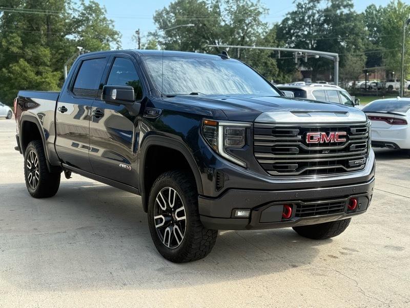 GMC Sierra 1500 AT4 Crew Cab 4WD 2023